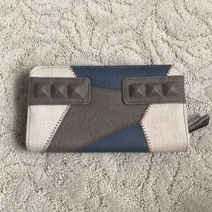 Jessica Simpson wallet